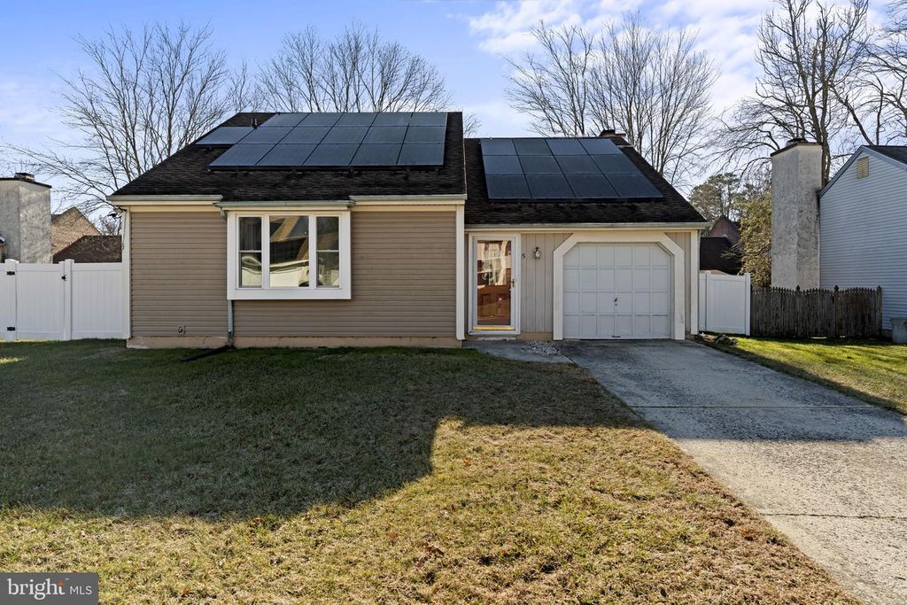 5 BELMONT CT, Sicklerville, NJ 08081