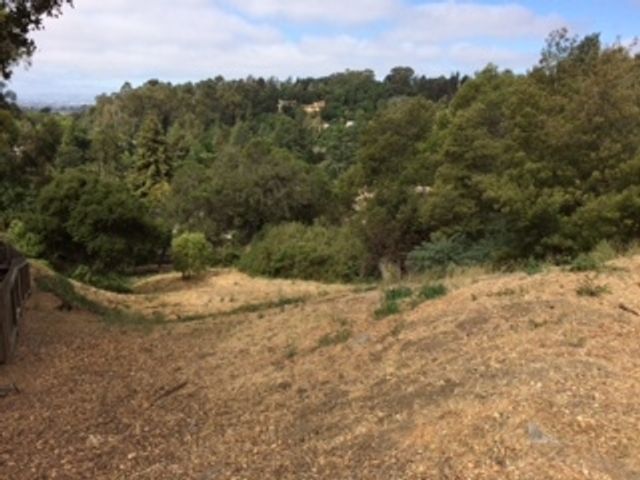 3257 Monterey Blvd., Oakland, CA 94602