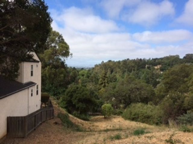 3257 Monterey Blvd., Oakland, CA 94602