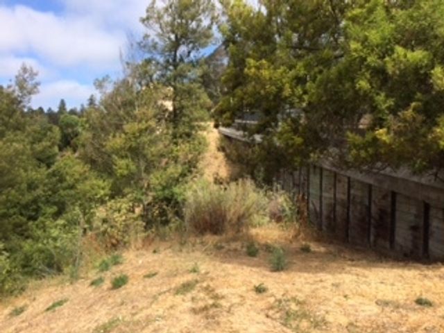 3257 Monterey Blvd., Oakland, CA 94602