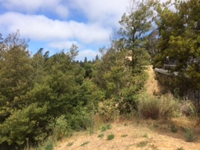 3257 Monterey Blvd., Oakland, CA 94602