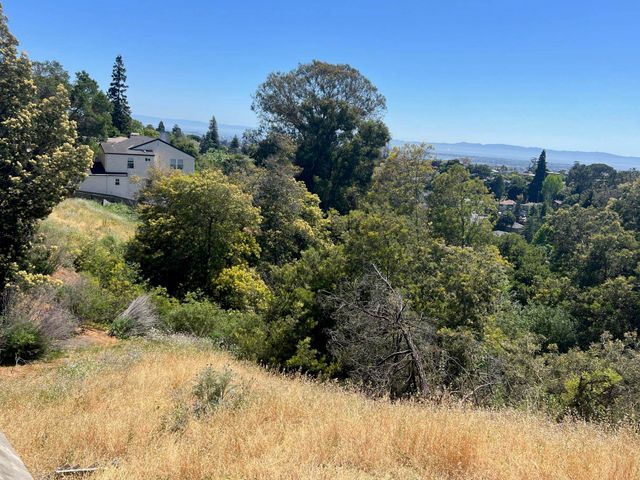 3257 Monterey Blvd., Oakland, CA 94602