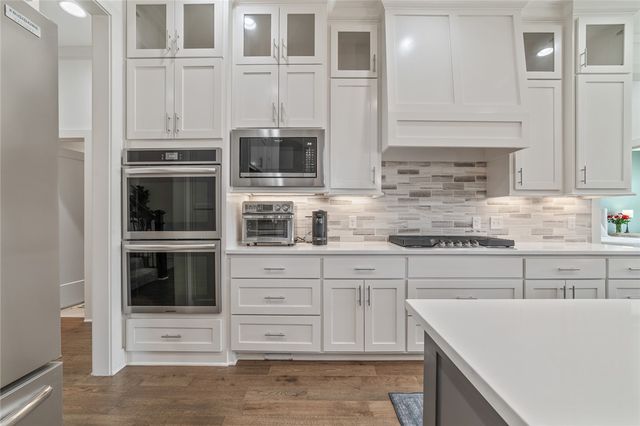 5900 SW Dryden Road, Bentonville, AR 72713