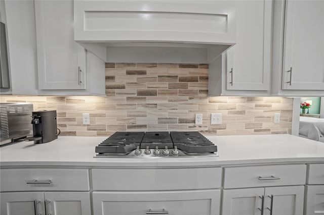5900 SW Dryden Road, Bentonville, AR 72713