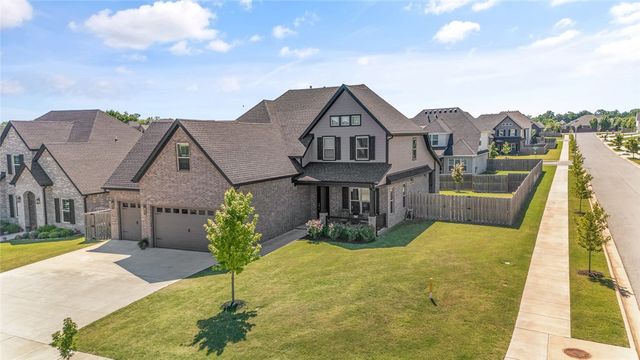 5900 SW Dryden Road, Bentonville, AR 72713