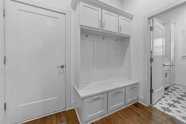 5900 SW Dryden Road, Bentonville, AR 72713
