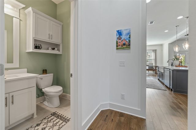 5900 SW Dryden Road, Bentonville, AR 72713