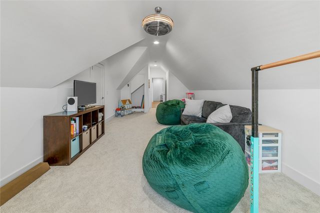 5900 SW Dryden Road, Bentonville, AR 72713