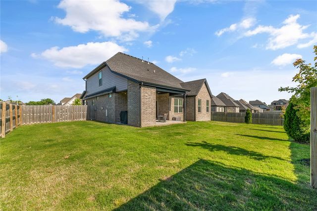 5900 SW Dryden Road, Bentonville, AR 72713