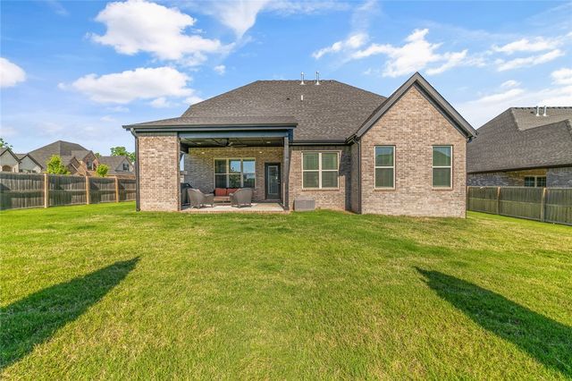 5900 SW Dryden Road, Bentonville, AR 72713