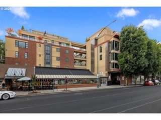 1620 Ne BROADWAY St 206, Portland, OR 97232