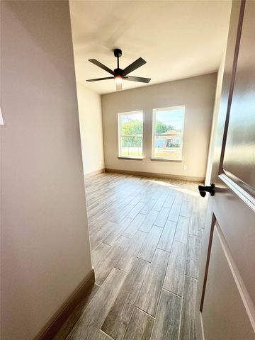 732 Fuller Avenue, Cleburne, TX 76031
