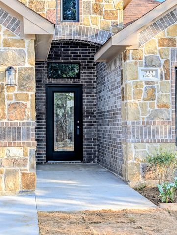 732 Fuller Avenue, Cleburne, TX 76031