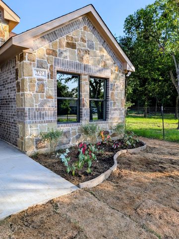732 Fuller Avenue, Cleburne, TX 76031