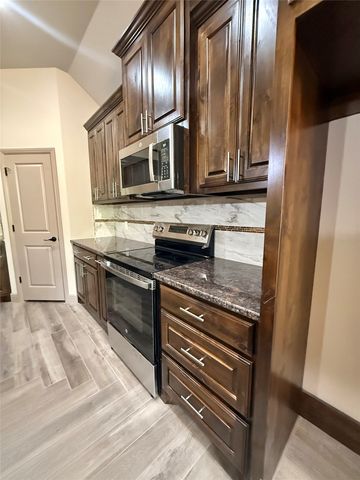 732 Fuller Avenue, Cleburne, TX 76031