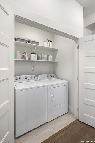 2727 Travis St Apt 608, Houston, TX 77006