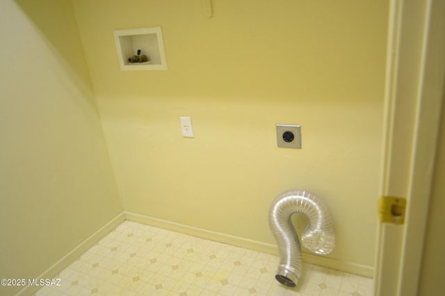 5785 E Bellow Lane, Tucson, AZ 85712