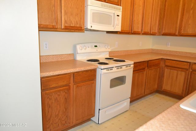 5785 E Bellow Lane, Tucson, AZ 85712