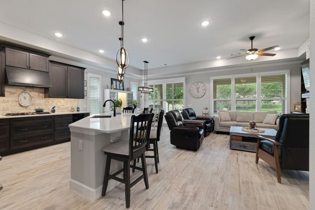 9812 Stonefield Way, Denton, TX 76207
