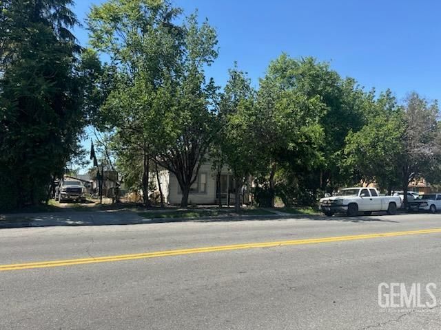 619 L Street, Bakersfield, CA 93304