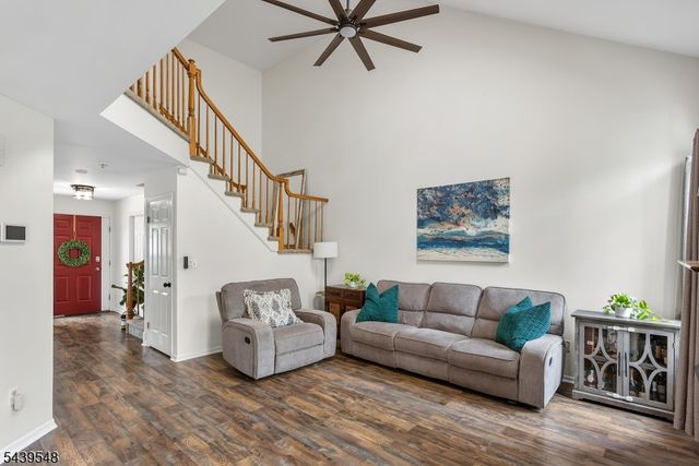 160 Aster Ct, Readington Twp., NJ 08889