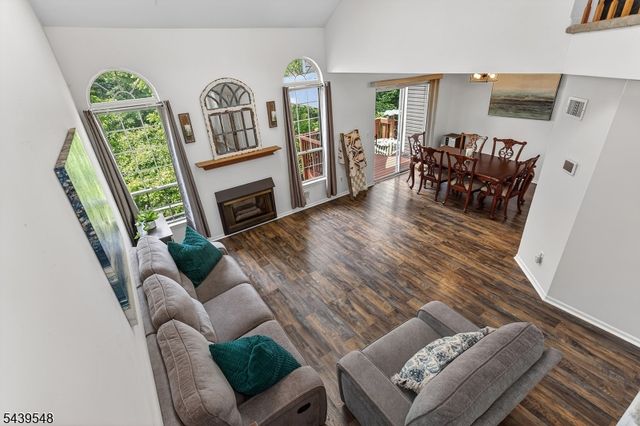 160 Aster Ct, Readington Twp., NJ 08889