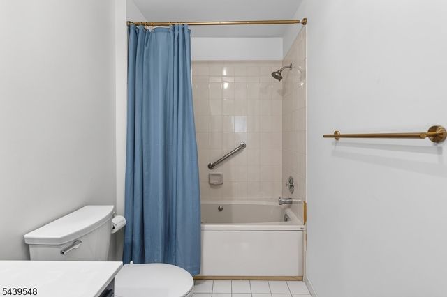 160 Aster Ct, Readington Twp., NJ 08889