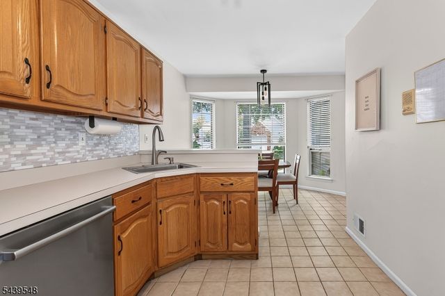 160 Aster Ct, Readington Twp., NJ 08889