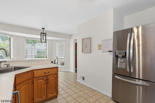 160 Aster Ct, Readington Twp., NJ 08889