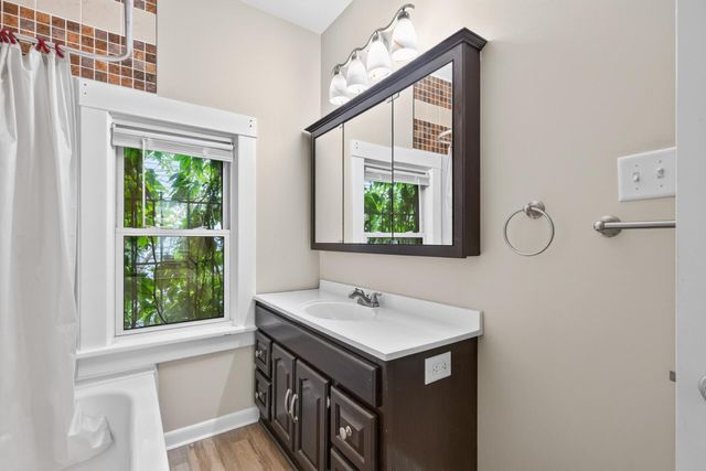2425 11th Avenue S, Minneapolis, MN 55404