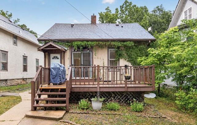 2425 11th Avenue S, Minneapolis, MN 55404