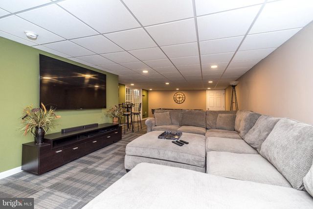 21 CASSANDRA DR, Perkasie, PA 18944