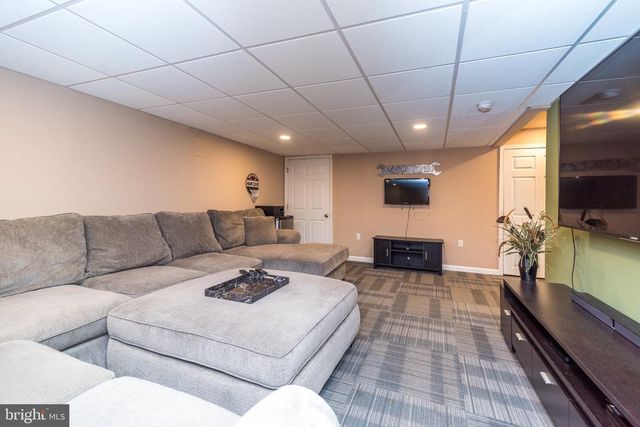 21 CASSANDRA DR, Perkasie, PA 18944
