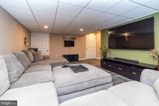 21 CASSANDRA DR, Perkasie, PA 18944