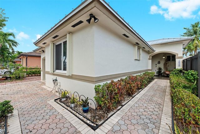 7045 SW 161 PL, Miami, FL 33193