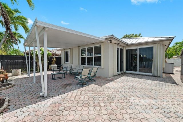 7045 SW 161 PL, Miami, FL 33193