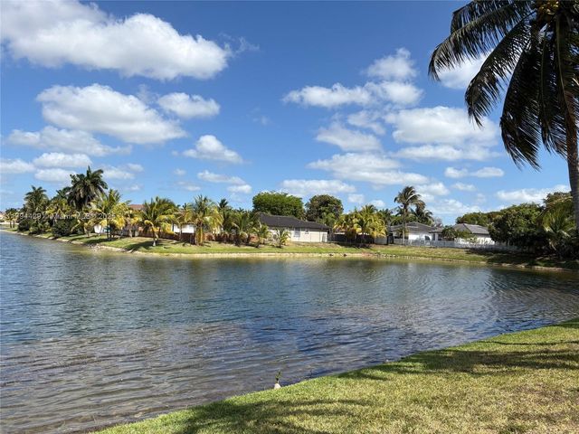7045 SW 161 PL, Miami, FL 33193