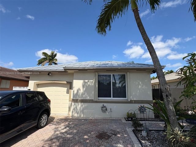 7045 SW 161 PL, Miami, FL 33193