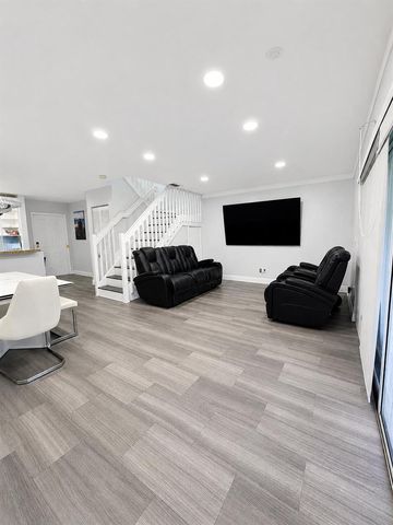 754 NW 208TH Drive 754, Pembroke Pines, FL 33029