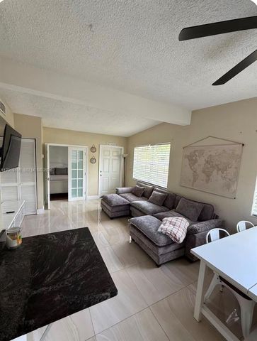 4720 NE 14th Ave, Pompano Beach, FL 33064