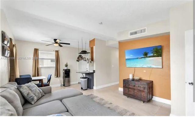 4720 NE 14th Ave, Pompano Beach, FL 33064