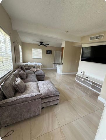 4720 NE 14th Ave, Pompano Beach, FL 33064