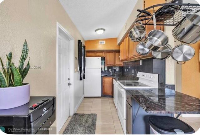 4720 NE 14th Ave, Pompano Beach, FL 33064