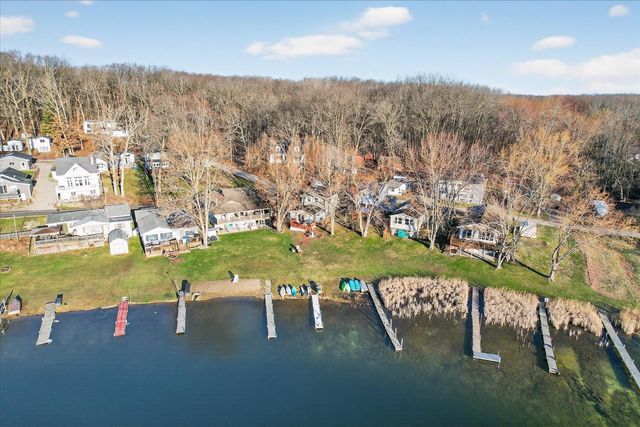 9621 Lakeview Drive, Jerome, MI 49249