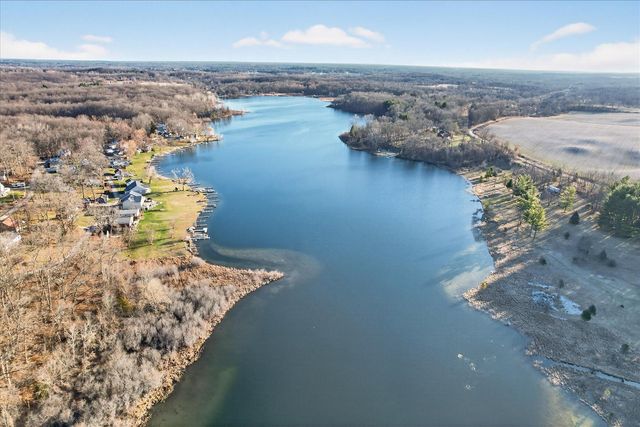 9621 Lakeview Drive, Jerome, MI 49249