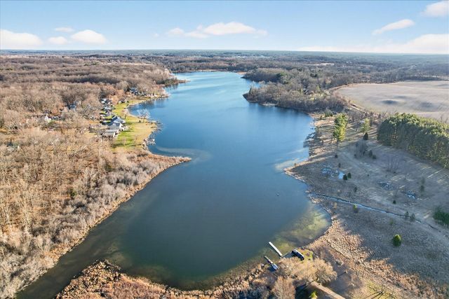 9621 Lakeview Drive, Jerome, MI 49249