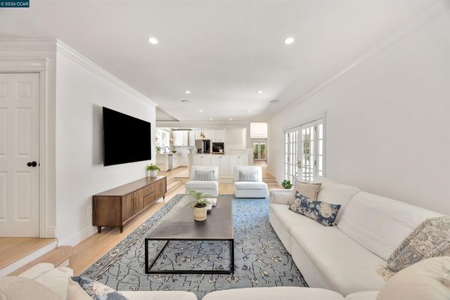 3553 Via Los Colorados, Lafayette, CA 94549