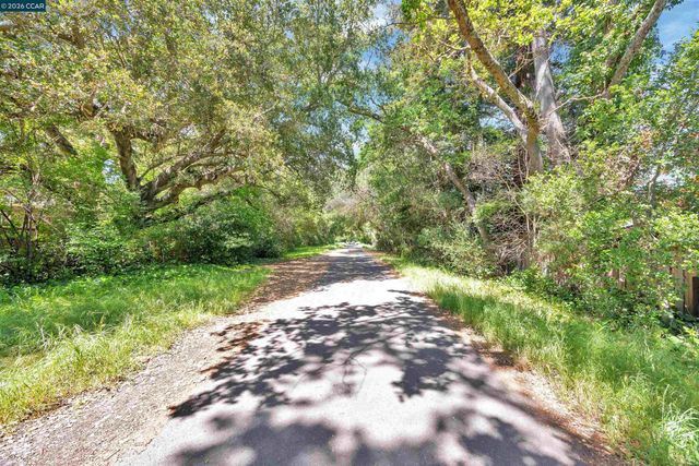 3553 Via Los Colorados, Lafayette, CA 94549