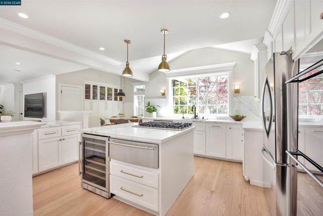 3553 Via Los Colorados, Lafayette, CA 94549