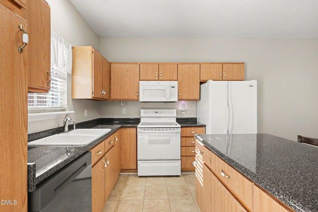 308 Commons Drive, Holly Springs, NC 27540